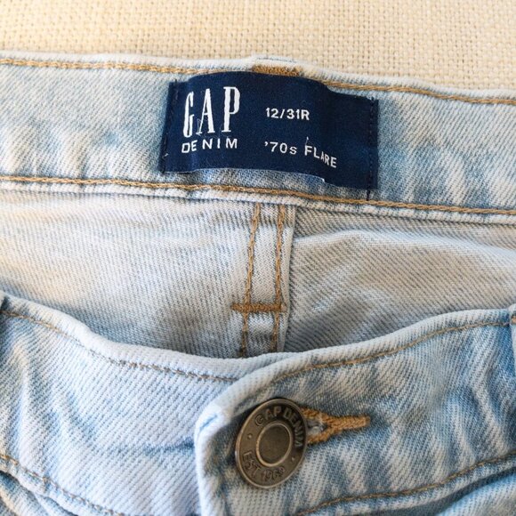 GAP ’70s Flare Light Wash Ripped Jeans Size 12/31R Retro High Rise Denim - Picture 3 of 4